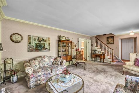 21439 Claythorne Road Shaker Heights OH 44122