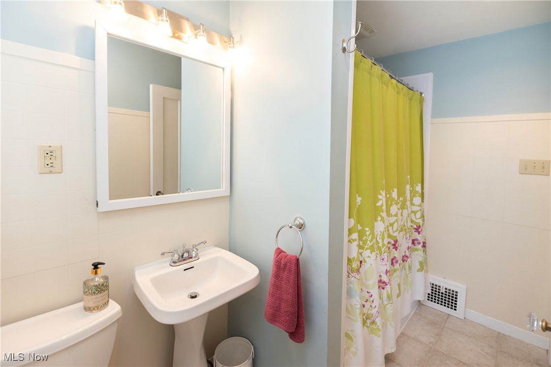 1314 Chase Avenue Lakewood OH 44107