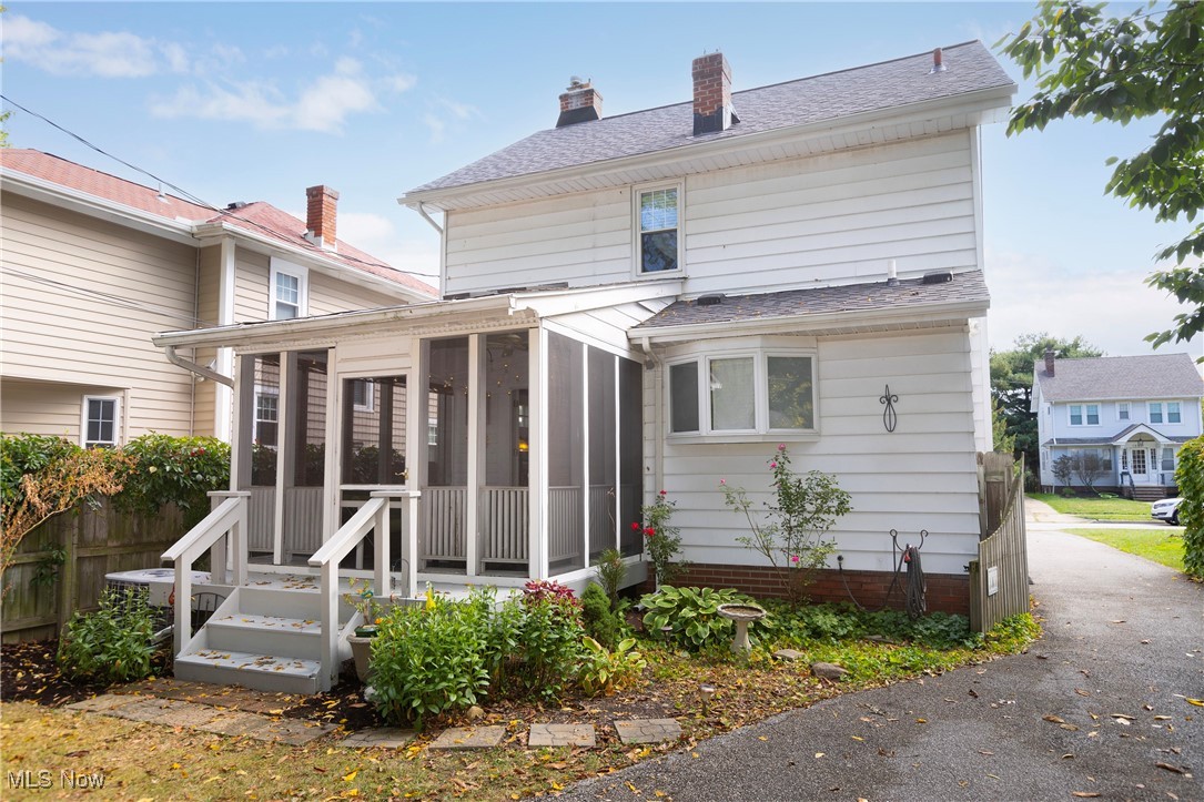 1314 Chase Avenue Lakewood OH 44107