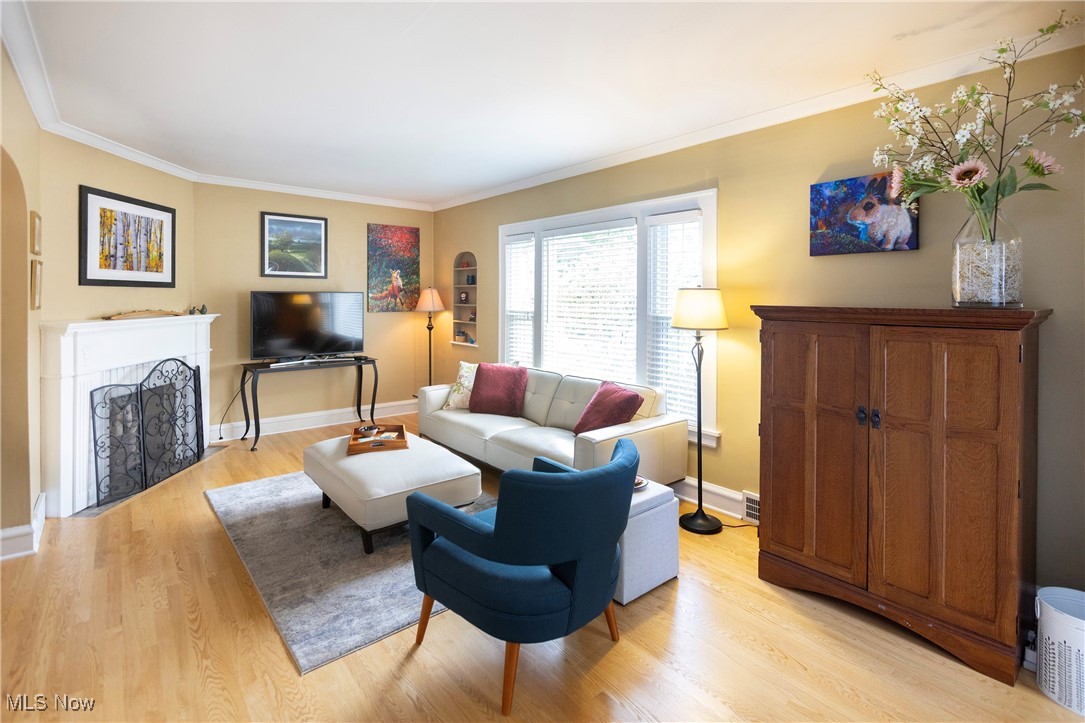 1314 Chase Avenue Lakewood OH 44107