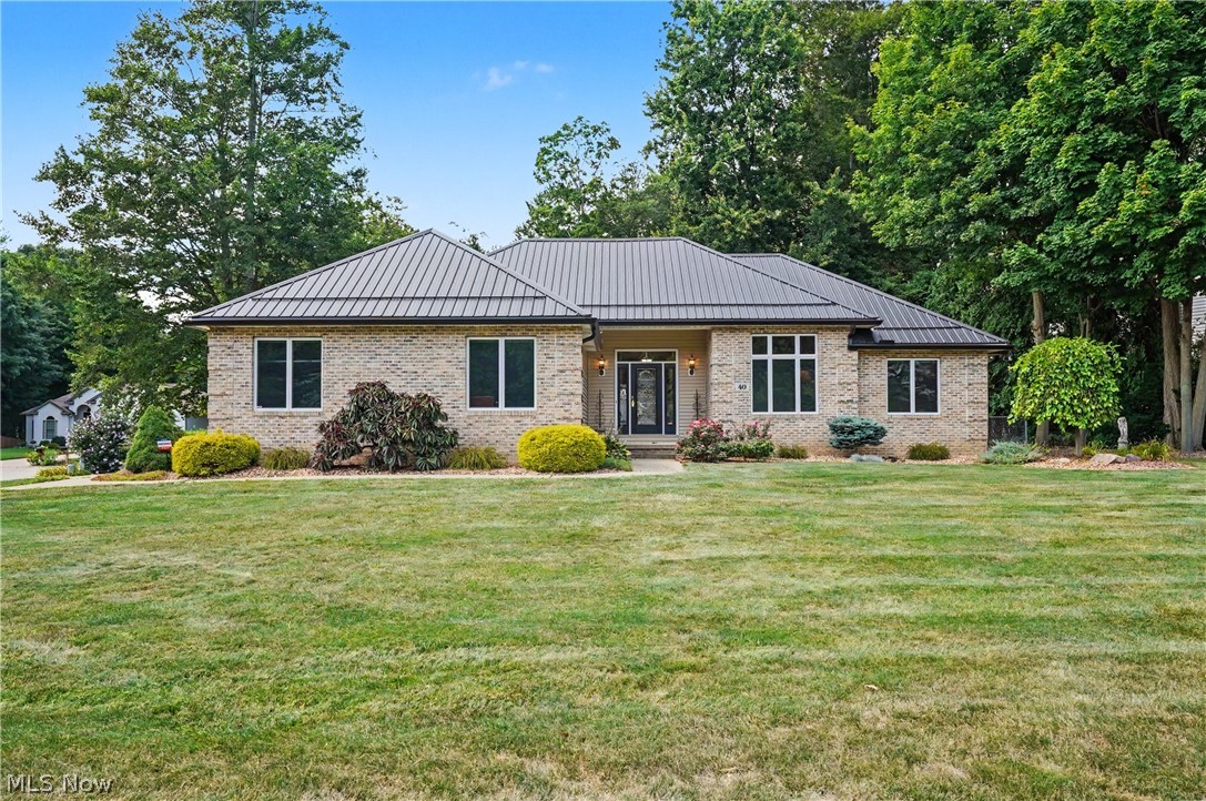 40 W Maple Drive Seville OH 44273