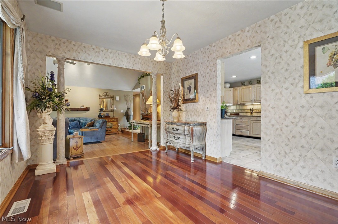 40 W Maple Drive Seville OH 44273