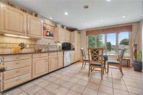 40 W Maple Drive Seville OH 44273