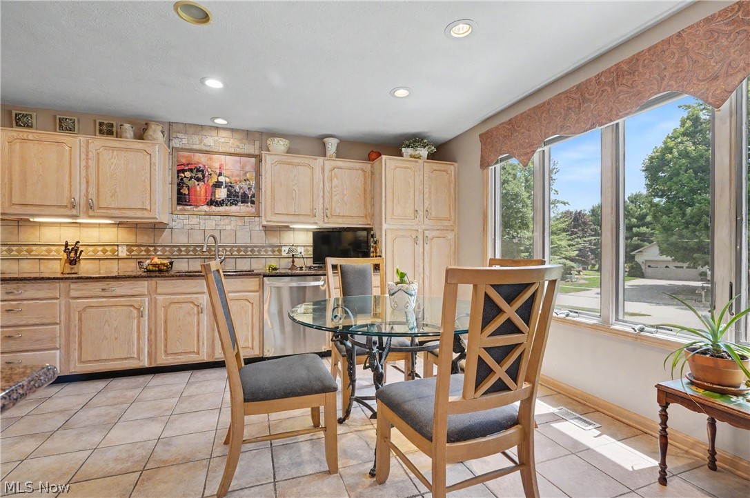 40 W Maple Drive Seville OH 44273