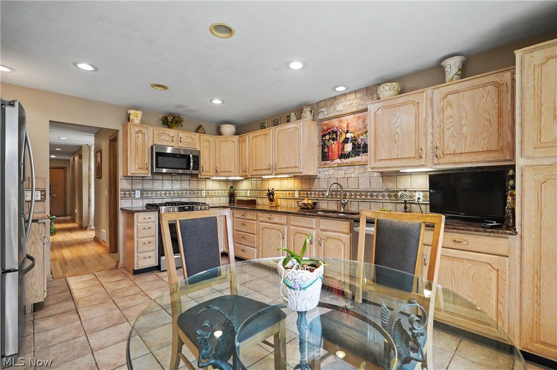 40 W Maple Drive Seville OH 44273