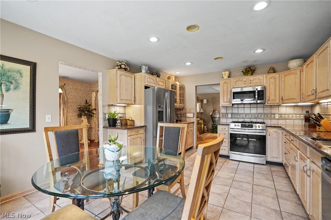 40 W Maple Drive Seville OH 44273