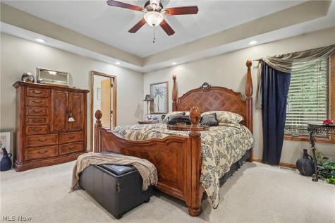 40 W Maple Drive Seville OH 44273