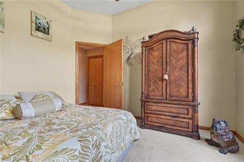 40 W Maple Drive Seville OH 44273