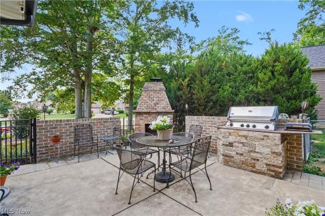 40 W Maple Drive Seville OH 44273