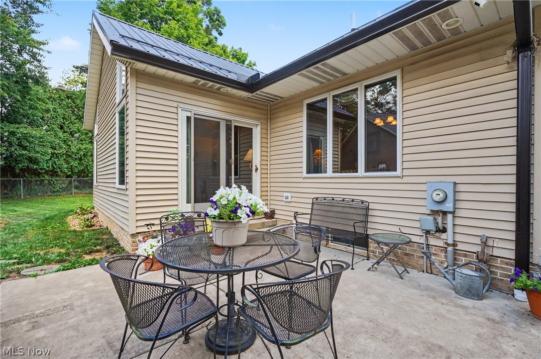 40 W Maple Drive Seville OH 44273