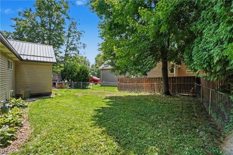 40 W Maple Drive Seville OH 44273