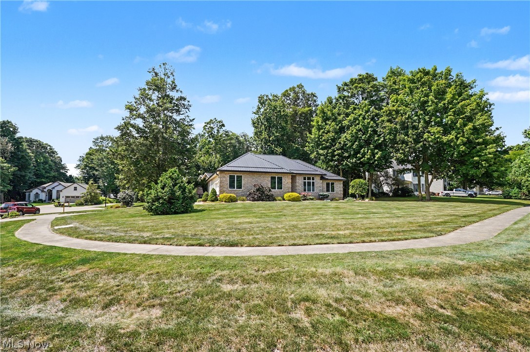 40 W Maple Drive Seville OH 44273