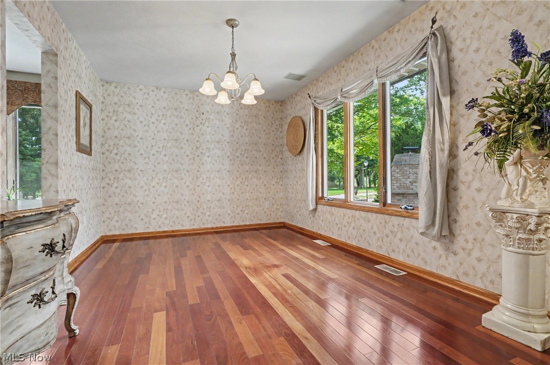 40 W Maple Drive Seville OH 44273