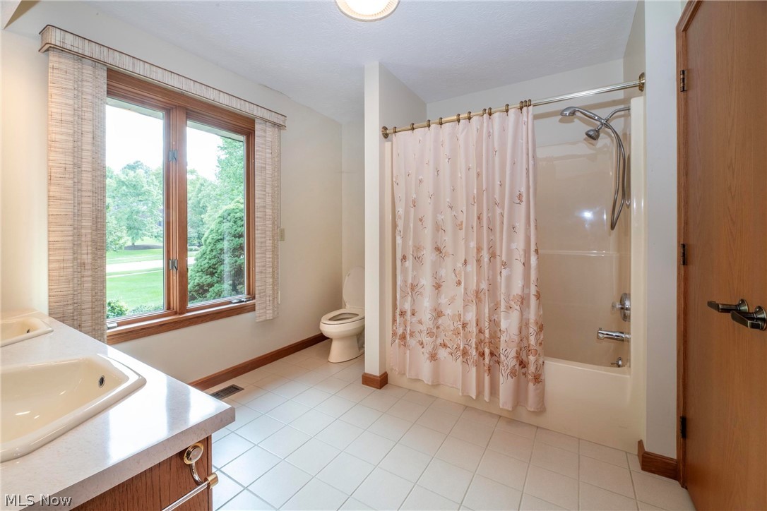 6986 Kingscote Park Independence OH 44131