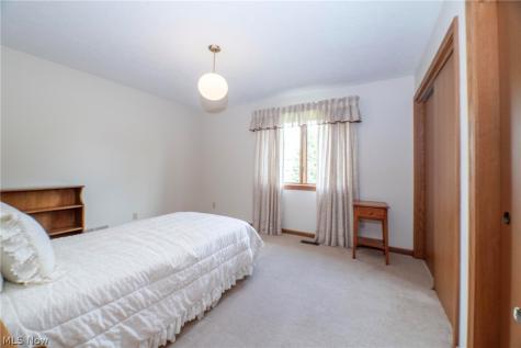 6986 Kingscote Park Independence OH 44131