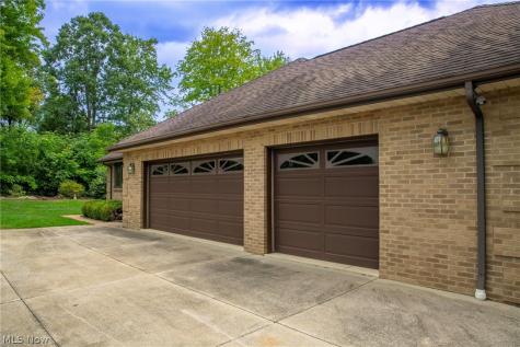 6986 Kingscote Park Independence OH 44131