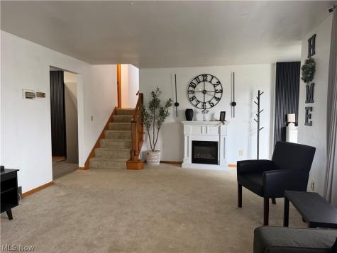 538 S Silver Street Louisville OH 44641