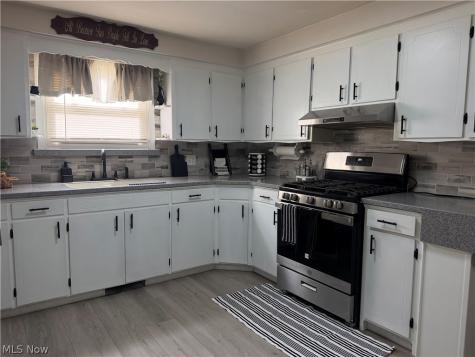 538 S Silver Street Louisville OH 44641