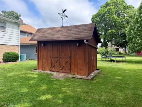 538 S Silver Street Louisville OH 44641