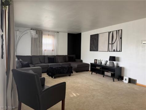 538 S Silver Street Louisville OH 44641