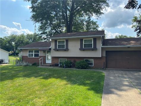 8597 Elmfield Street NW Canal Fulton OH 44614