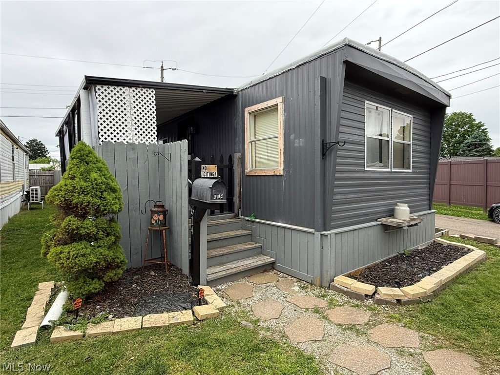 614 Karen Avenue NW New Philadelphia OH 44663
