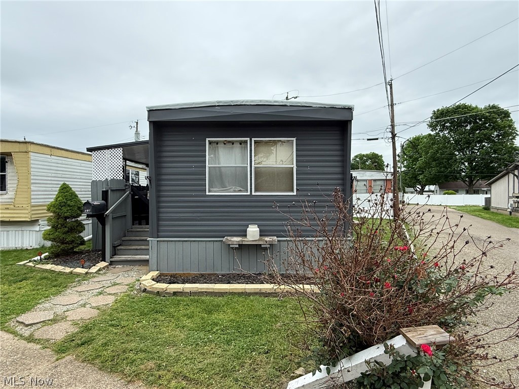 614 Karen Avenue NW New Philadelphia OH 44663