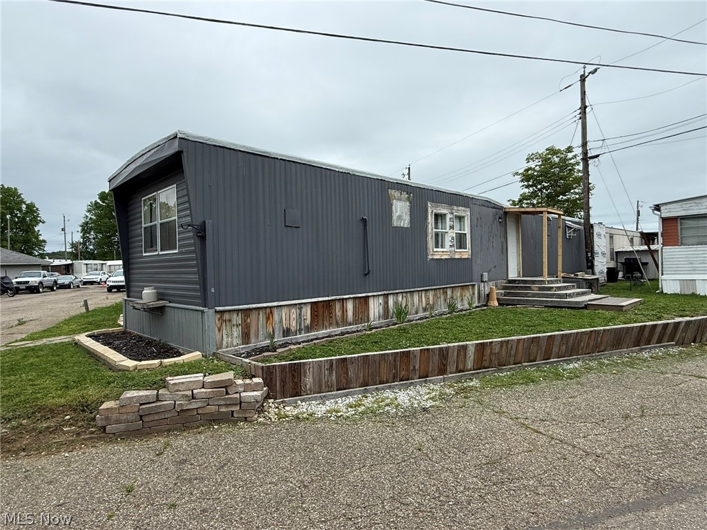 614 Karen Avenue NW New Philadelphia OH 44663