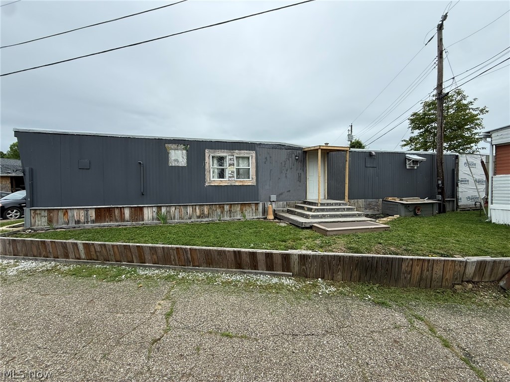 614 Karen Avenue NW New Philadelphia OH 44663