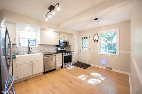2187 Arthur Avenue Lakewood OH 44107
