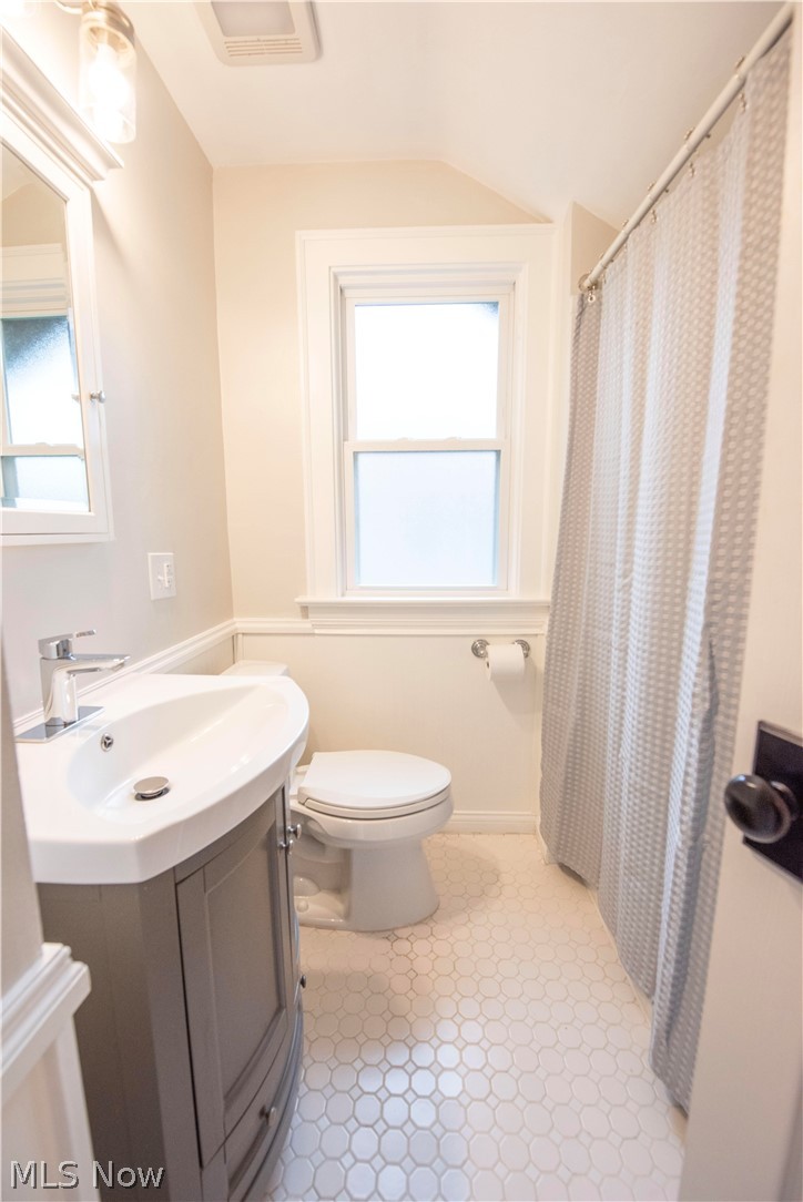 2187 Arthur Avenue Lakewood OH 44107