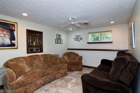 2275 Gary Drive Twinsburg OH 44087