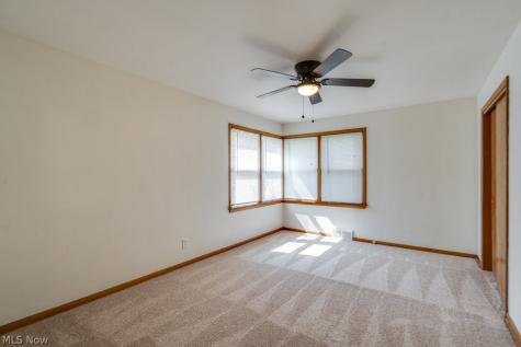 2031 W Pleasant Valley Road Parma OH 44134