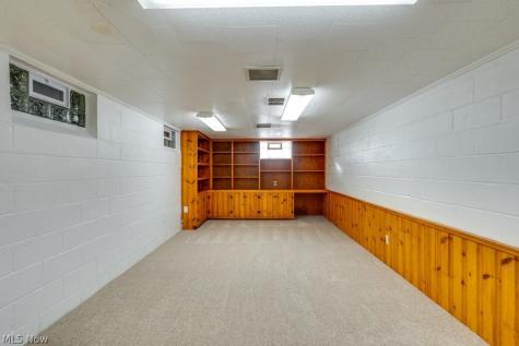 2031 W Pleasant Valley Road Parma OH 44134