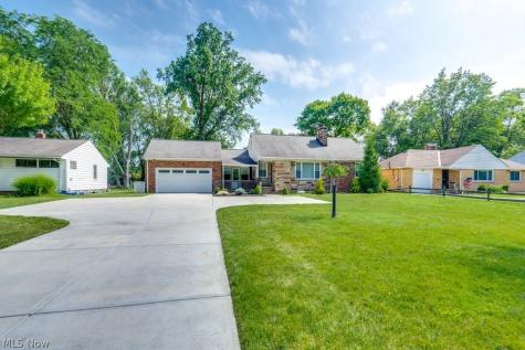 2031 W Pleasant Valley Road Parma OH 44134