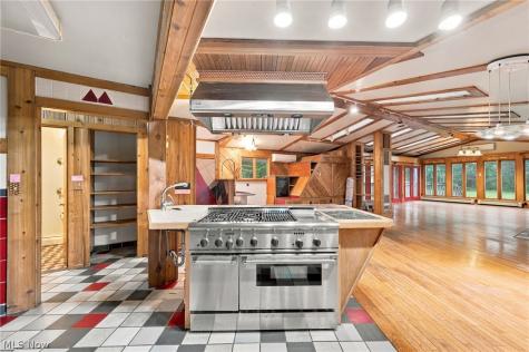 1365 Hillandale Drive Bath OH 44333