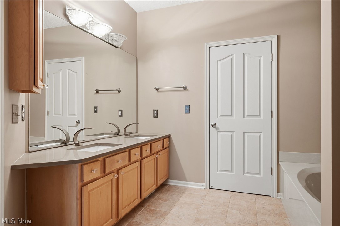 9848 Country Club Circle Twinsburg OH 44087