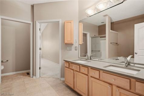 9848 Country Club Circle Twinsburg OH 44087