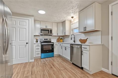 1616 Glenwood Drive Twinsburg OH 44087