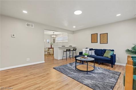 1616 Glenwood Drive Twinsburg OH 44087