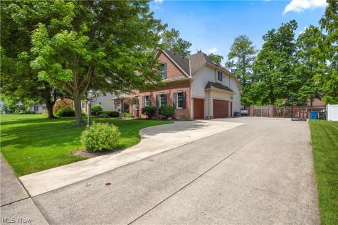 224 Sleepy Hollow Drive Amherst OH 44001