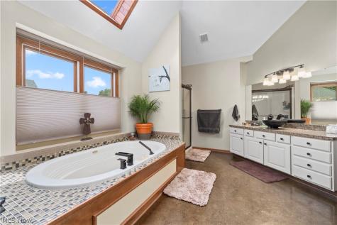 224 Sleepy Hollow Drive Amherst OH 44001