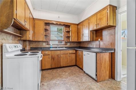 2138 Watson Avenue Alliance OH 44601