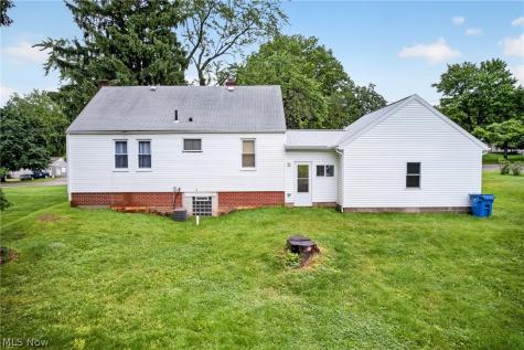 1035 Genoa Avenue SW Massillon OH 44646