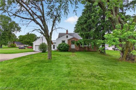 1035 Genoa Avenue SW Massillon OH 44646