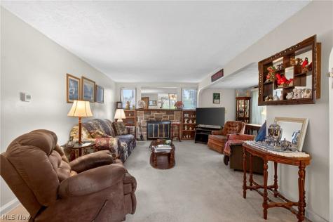 1035 Genoa Avenue SW Massillon OH 44646