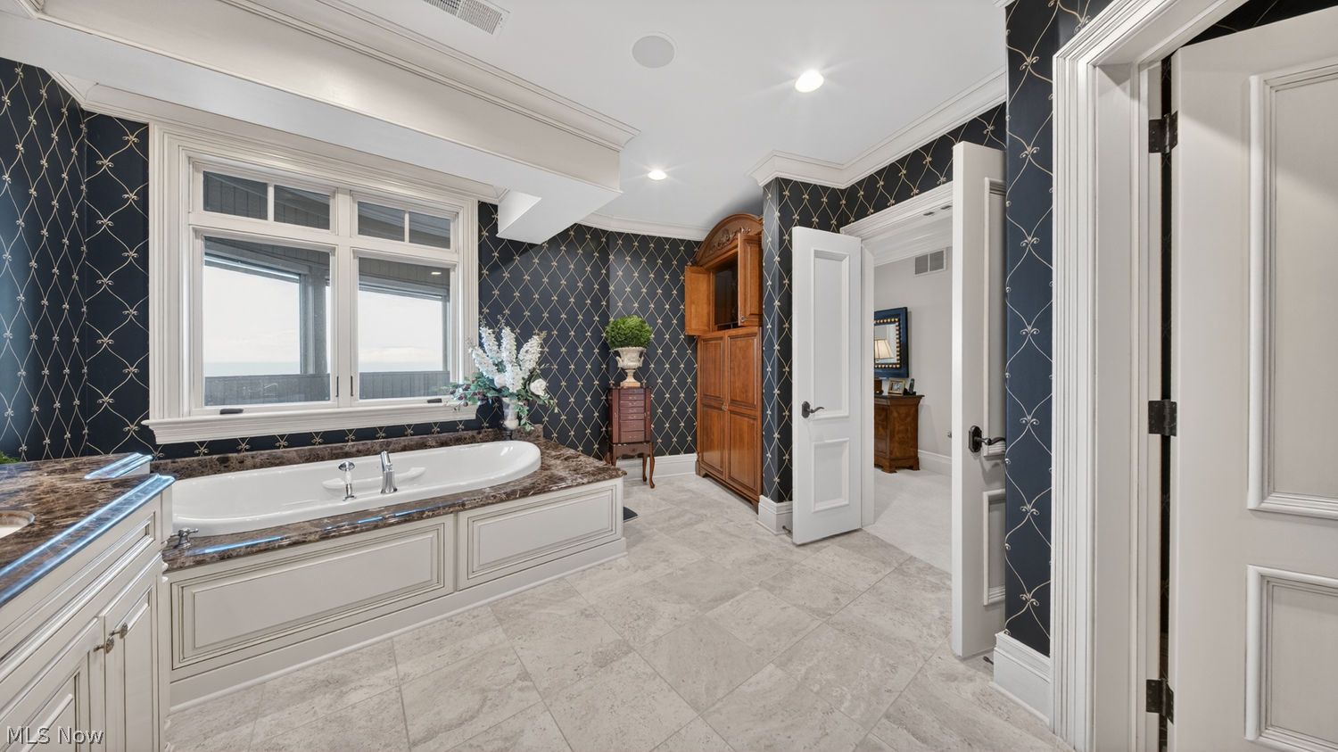 13717 W Lake Road Vermilion OH 44089