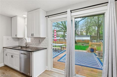 121 Beck Road Avon Lake OH 44012