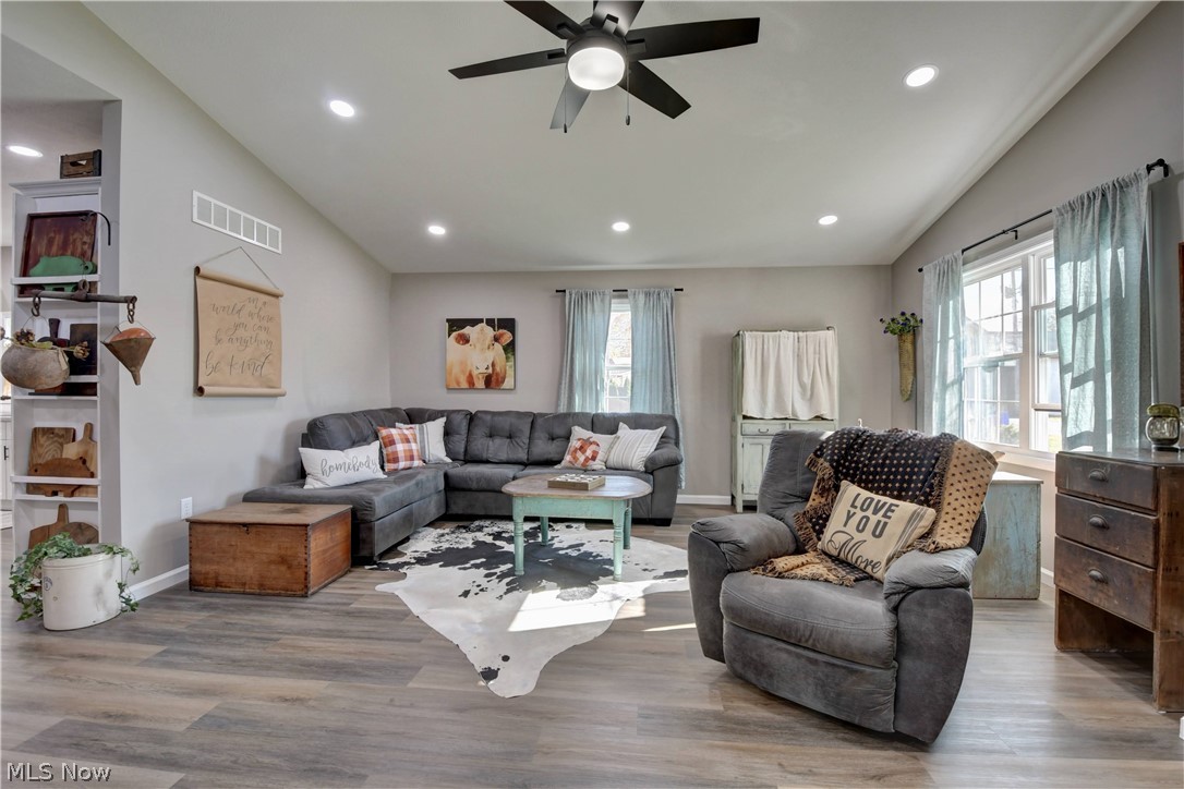 131 N Chestnut Street Gnadenhutten OH 44629