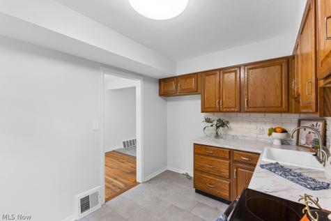 1107 Silver Lake Avenue Cuyahoga Falls OH 44223